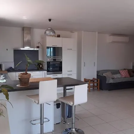 Apartment Maison Avec Vue Sur La Et Avec Piscine A *