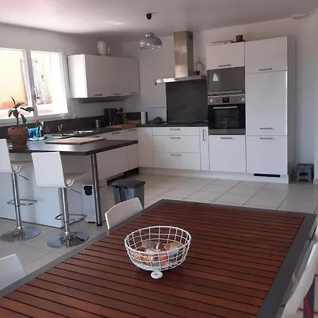 Appartement Maison Avec Vue Sur La Et Avec Piscine à Fitou