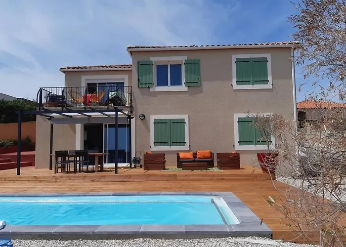 Maison Avec Vue Sur La Et Avec Piscine A Διαμέρισμα