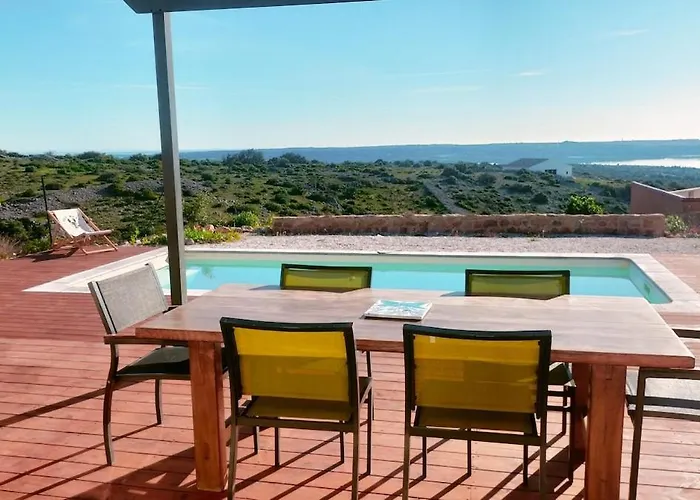 Διαμέρισμα Maison Avec Vue Sur La Et Avec Piscine A
