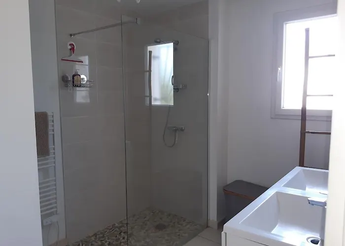Maison Avec Vue Sur La Et Avec Piscine A Fitou