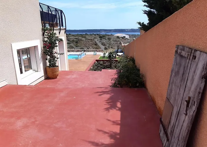 Διαμέρισμα Maison Avec Vue Sur La Et Avec Piscine A